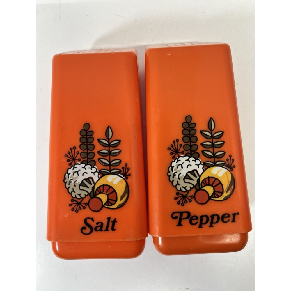 VTG Rubbermaid Orange Salt & Pepper Shaker Set No. 8310 1979 USA Missing Stopper - Picture 4 of 7